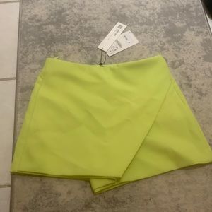 NWT neon Zara skirt. Size small